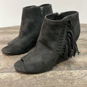 Indigo Rd Women’s Grey Fringed  HARLAND Wedge Ankle Boots Size 9